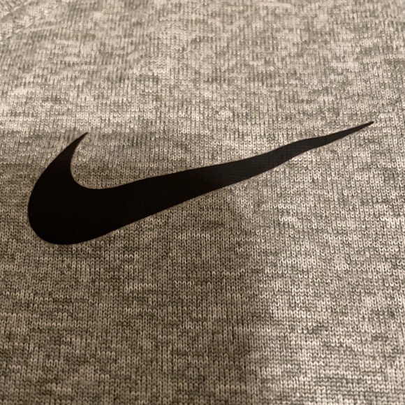Nike Scoop neck - Picture 2 of 3